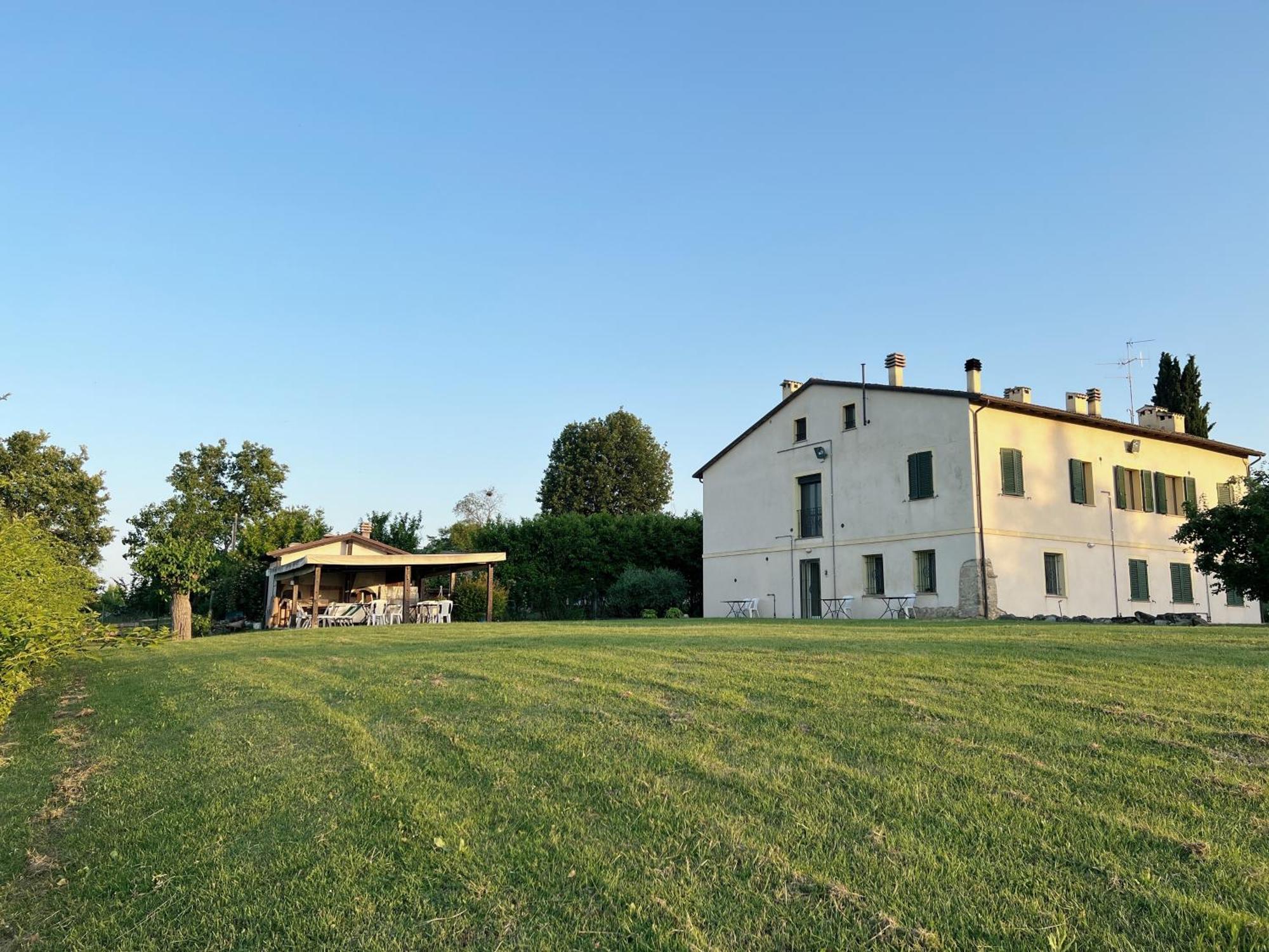 R&B Del Monte Bed and Breakfast Forlì Exteriör bild